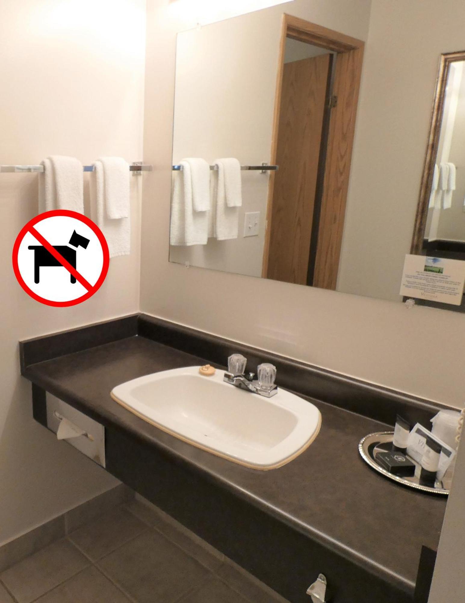 Dilworth Inn Kelowna Ngoại thất bức ảnh
