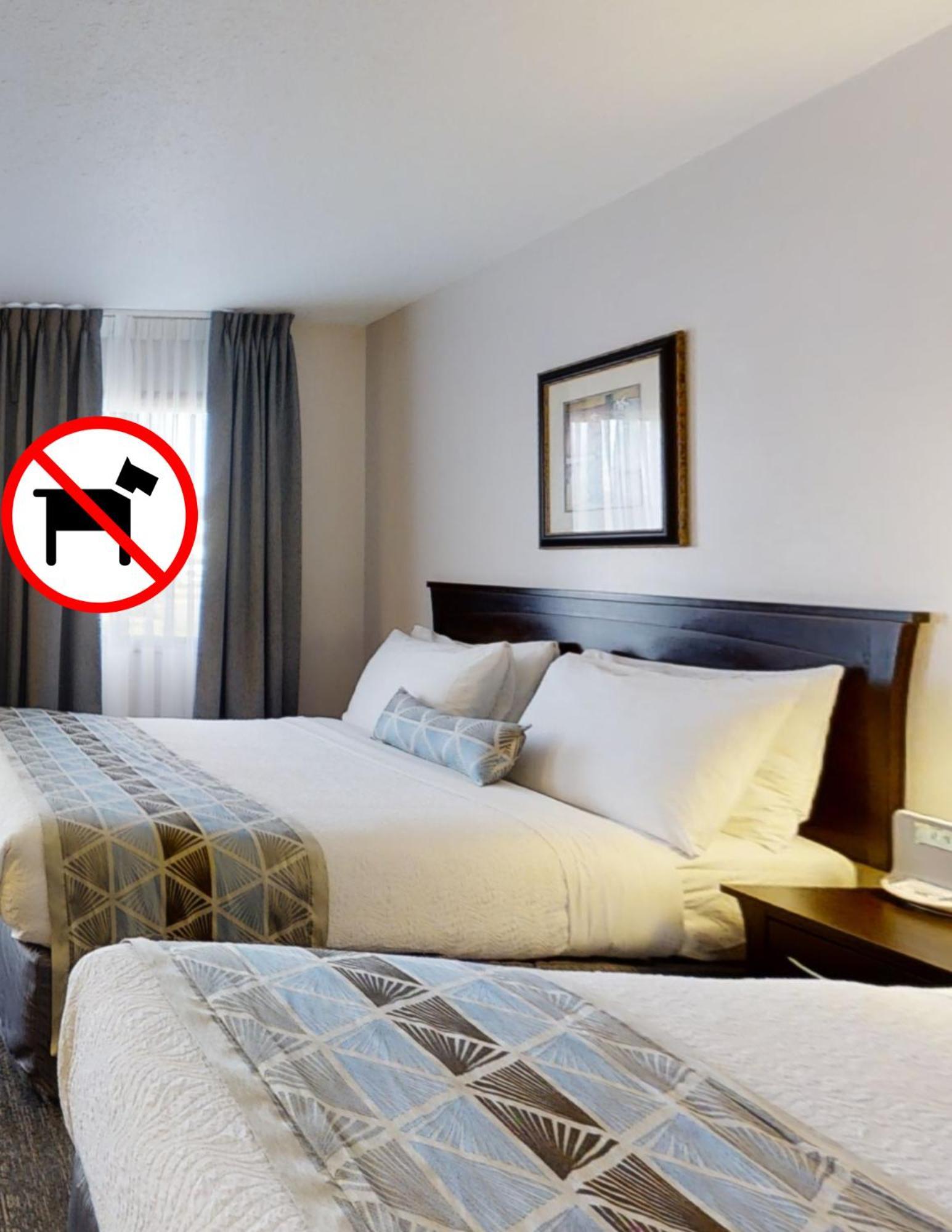 Dilworth Inn Kelowna Ngoại thất bức ảnh