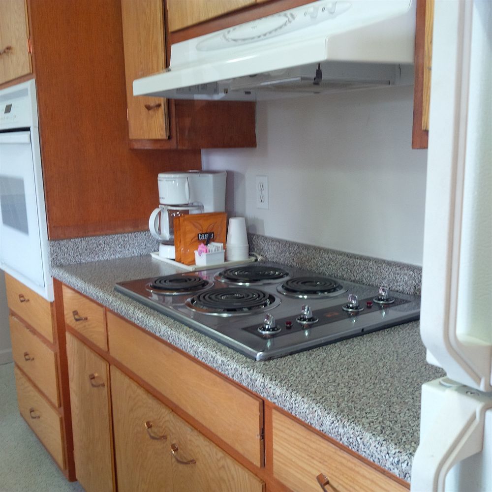 Dilworth Inn Kelowna Ngoại thất bức ảnh