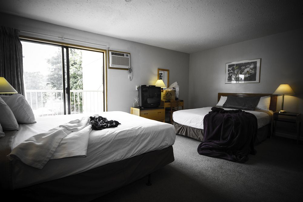 Dilworth Inn Kelowna Ngoại thất bức ảnh