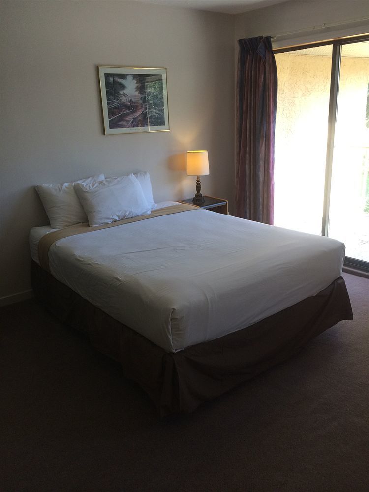 Dilworth Inn Kelowna Ngoại thất bức ảnh